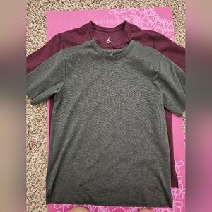 2 Mens Large Jordan T-shirts